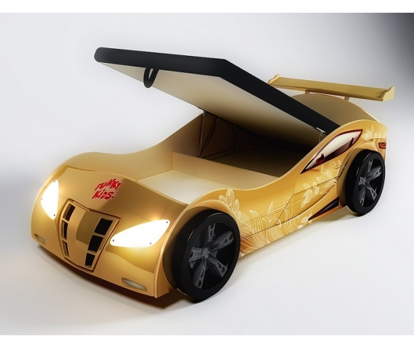 кровать-машина Ниссан в золотом цвете для девочек с объемными колесами