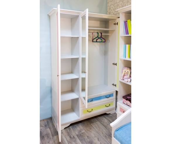 Трехстворчатый шкаф Классика Карамель - внутреннее наполнение 