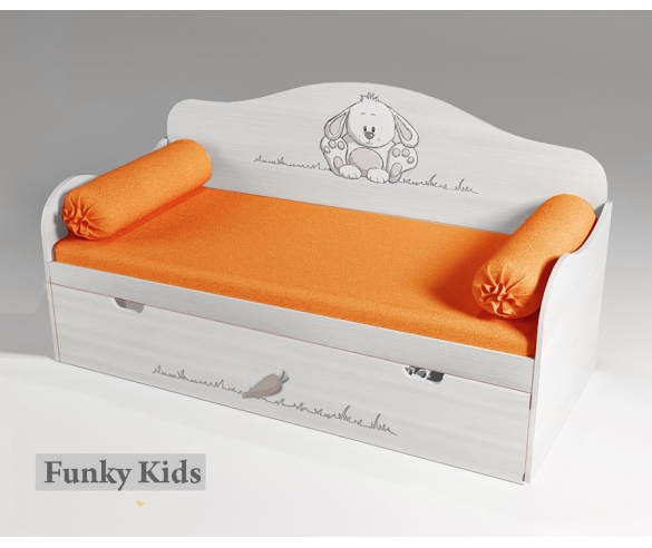 Покрывало и подушки, оранжевый цвет 